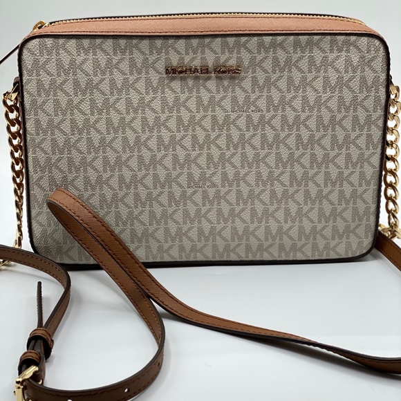 Michael Kors Handbags - Michael Kors Jet Set Item EW Crossbody